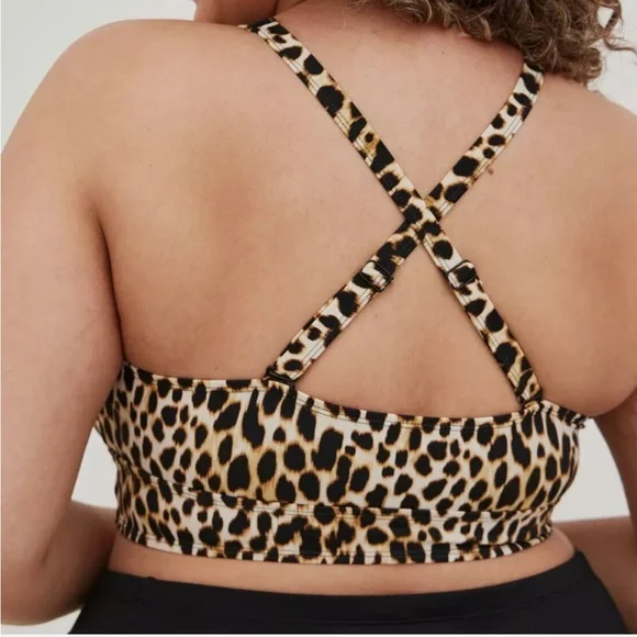Torrid 5X Wireless XO Triangle Cheetah Plunge Bikini Top - Picture 4 of 9